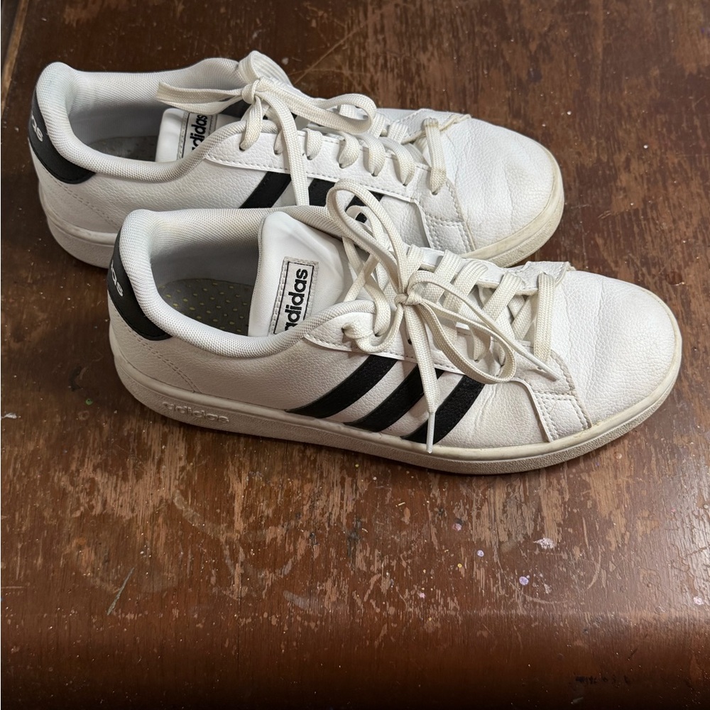 WOMEN’S ADIDAS GRAND COURT SHOES WHITE/BLACK F36483 Sz 8